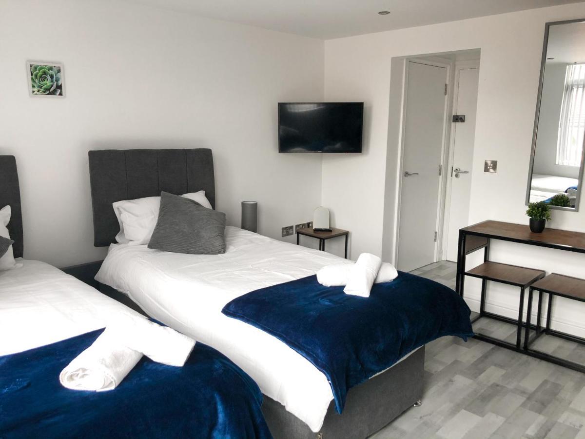 10Min To City - Free Parking - Private Studio - Contractor Friendly Manchester Eksteriør billede