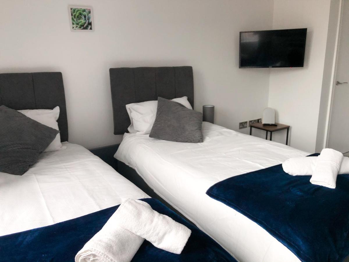 10Min To City - Free Parking - Private Studio - Contractor Friendly Manchester Eksteriør billede