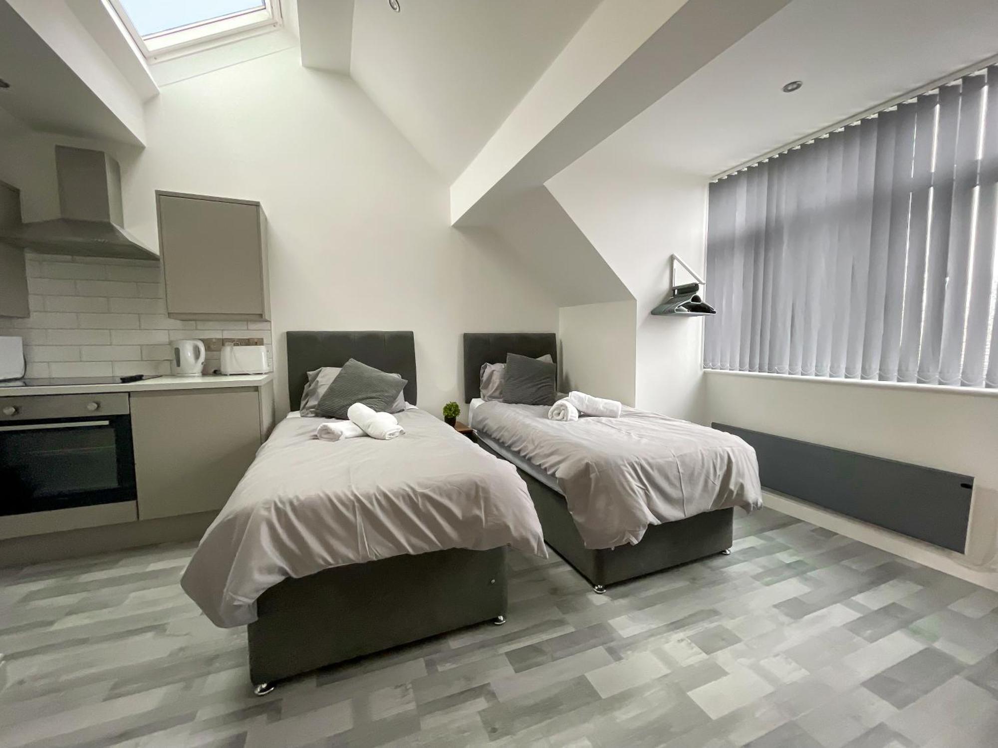10Min To City - Free Parking - Private Studio - Contractor Friendly Manchester Eksteriør billede